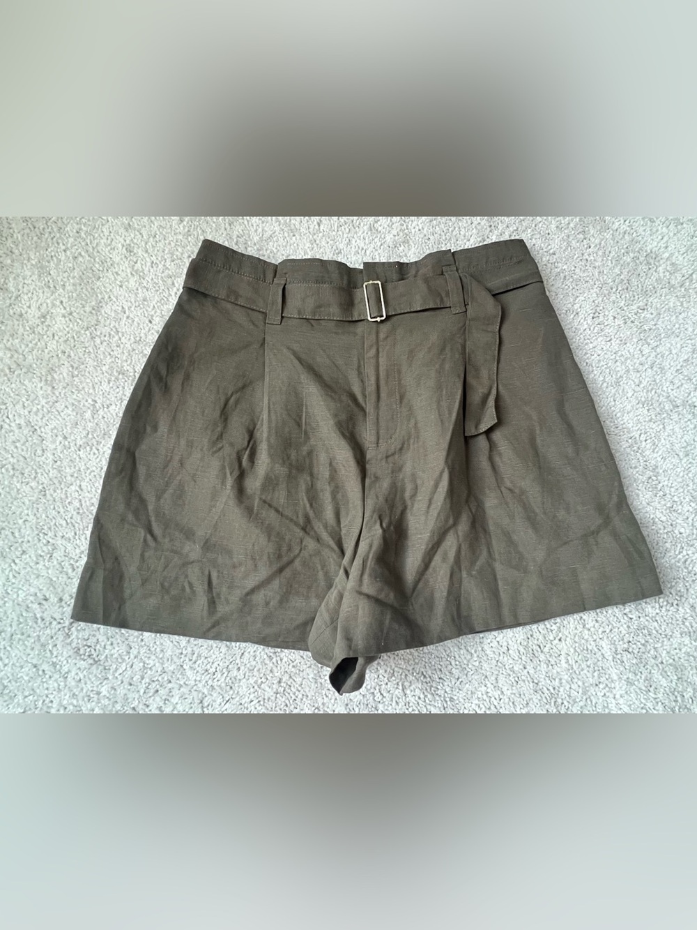 Club Monaco Olive Belted Flat-Front Shorts women’s 10